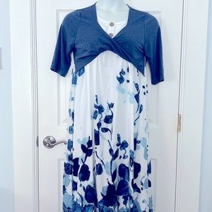 NWT Exclusive ❤️ floral dress